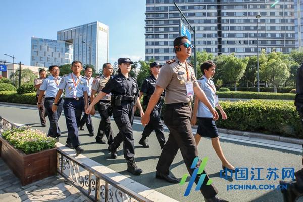 盐城警方亮出“中国功夫” 外籍警务学员频频点赞
