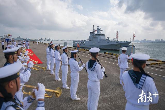 中國-東盟“海上聯演-2018”明日開幕，參演各國艦艇陸續抵達湛江