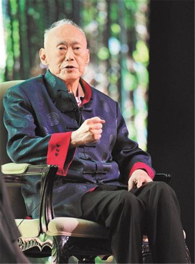 李显龙：推广华语可以更好了解我们的根和文化，有益于与中国沟通