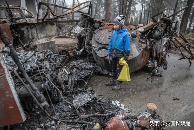 全英各地爆發大遊行：生活成本飙升！機場混亂：值機等3小時