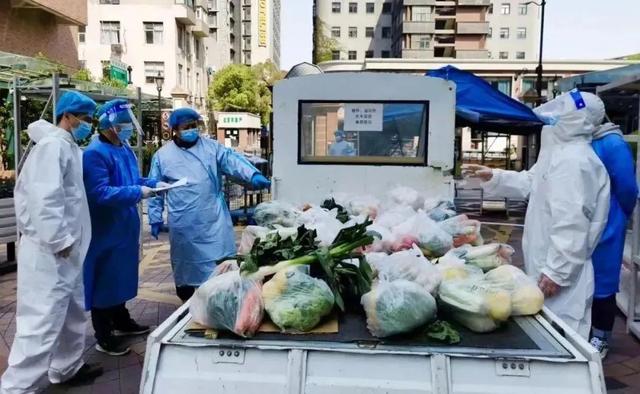 TA们以小区为家，默默守护着万户千家