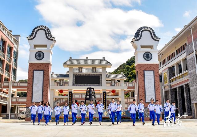 2015年來新增學位8萬多個，黃埔沖刺廣州教育強區