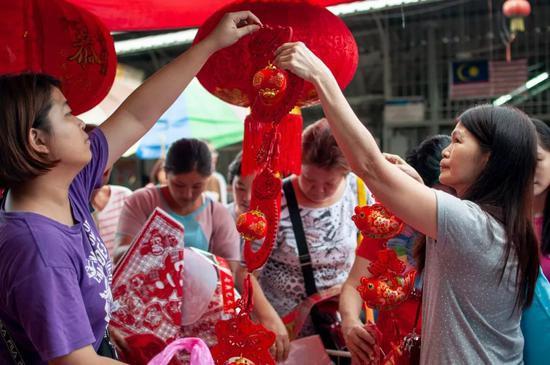 原来除了中国 这些地方春节也是法定假日