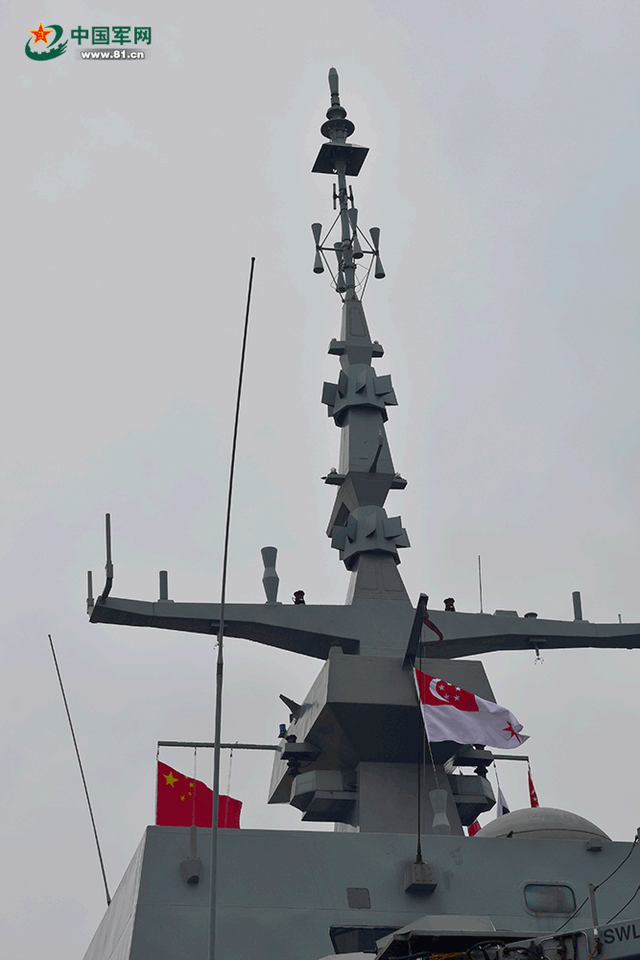 新加坡海军“刚毅”号护卫舰访问青岛