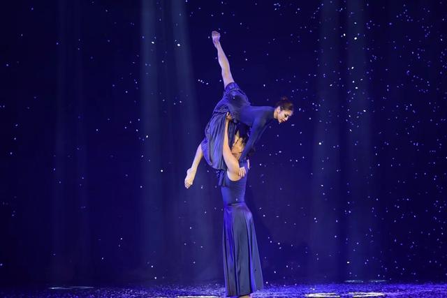 新加坡大型魔幻舞台剧《神奇生日会》在厦上演 引爆亲子观演新潮