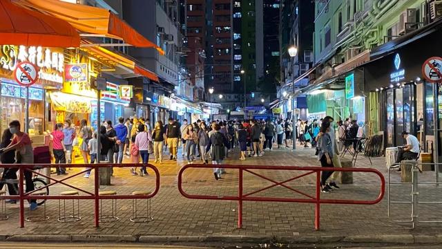 香港确诊新冠可获五千元津贴？香港第四波新冠疫情杀到，民众防疫令人迷惑，行政长官：可能采取更严厉的措施