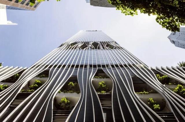 新加坡打造“绿洲”摩天大楼：高280米、植物超8万株