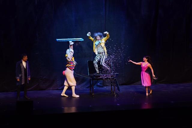 新加坡大型魔幻舞台剧《神奇生日会》在厦上演 引爆亲子观演新潮