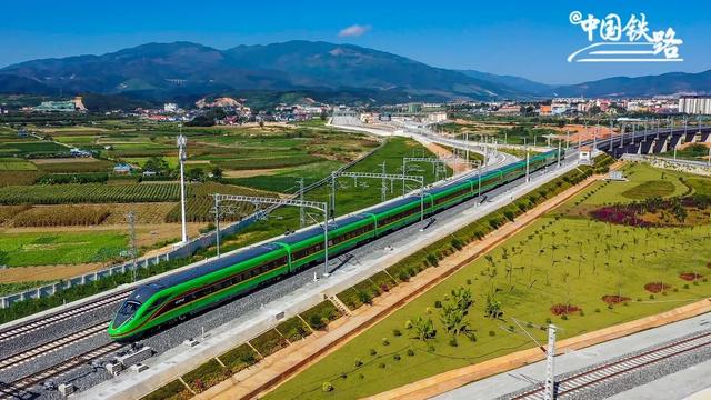 東盟特快貨運列車試跑，中國商品可經鐵路抵達馬來西亞