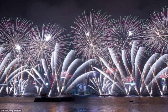 火樹銀花不夜天，世界各國絢爛煙花迎新年