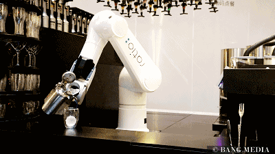 限時2個月！“機器人”咖啡館空降K11，而且免！排！隊！