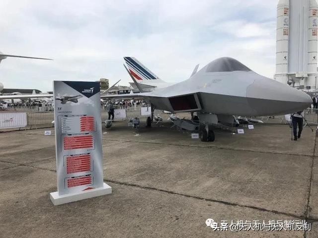 2022 年新加坡航展上的商用飛機和軍用噴氣機靜態展示陣容