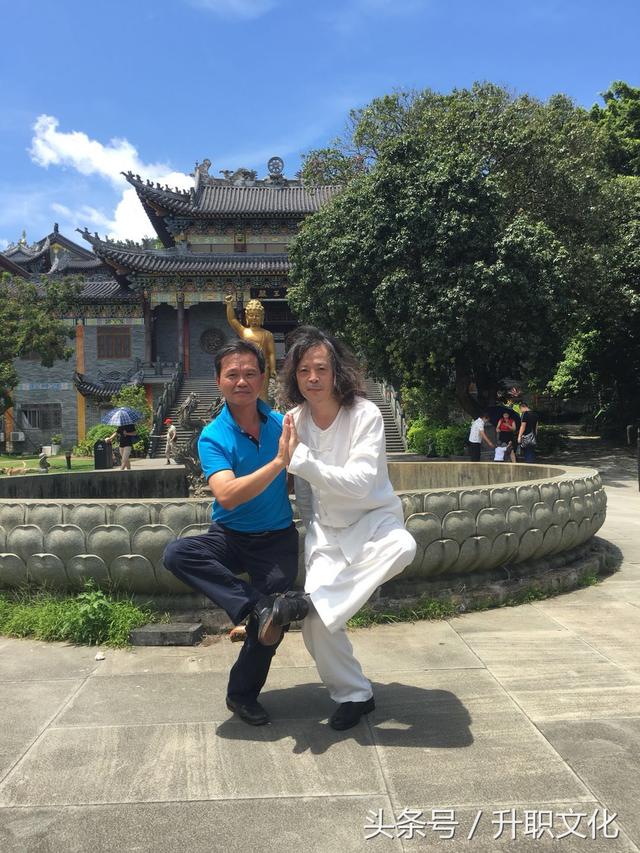 东山寺古朴壮观 太极“神马”共舞