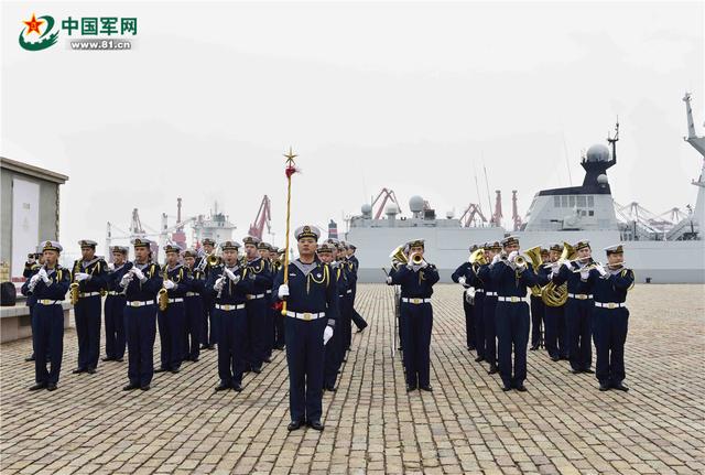新加坡海軍“剛毅”號護衛艦訪問青島