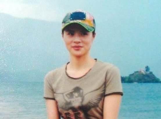 女模特顾春芳靠"借钱"过奢靡生活，4年借了17亿，最终被判死刑