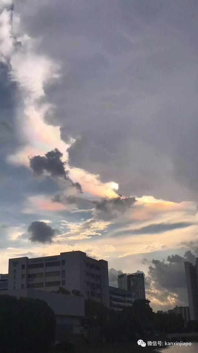 七彩祥雲現新加坡東海岸，簡直美翻了