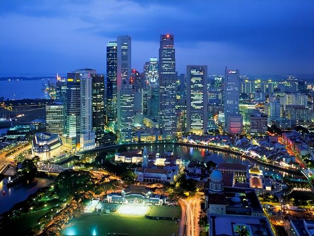 同爲亞洲四小龍的香港和新加坡，到底哪座城市更發達？