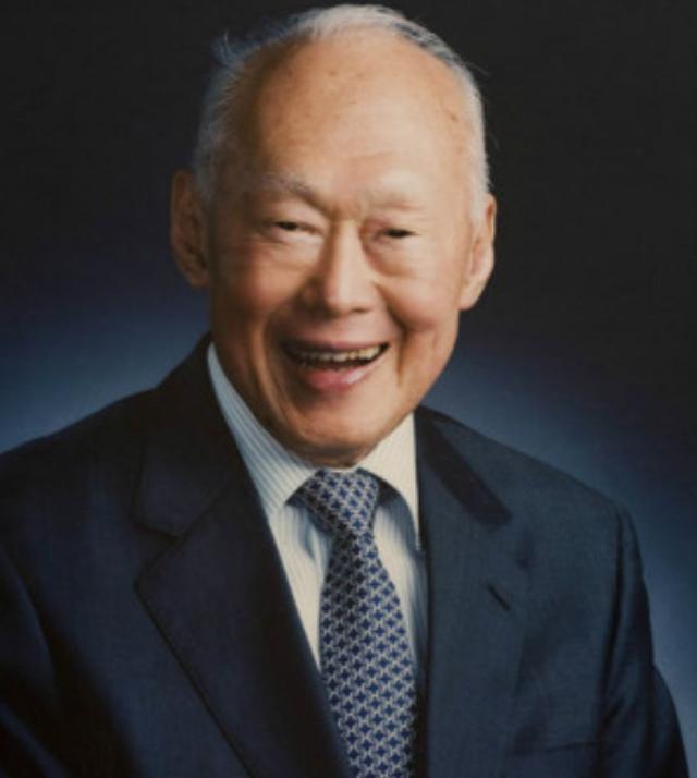 78年时邓小平访问新加坡，李光耀问他：如果你出生在新加坡会怎样