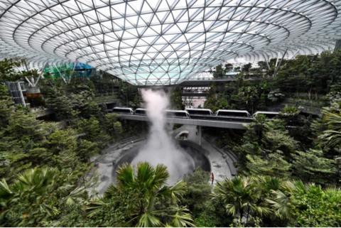 美媒：随着中国游客回归，新加坡预计增加数十亿美元旅游收入