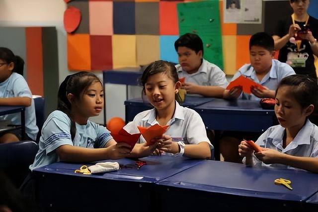 新加坡的教育制度：成功的秘訣和面臨的挑戰