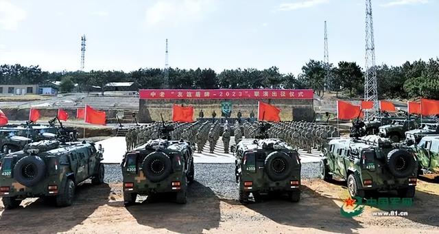 解放軍兩路人馬，分赴老撾新加坡，與東盟國家的軍事互信正在加強