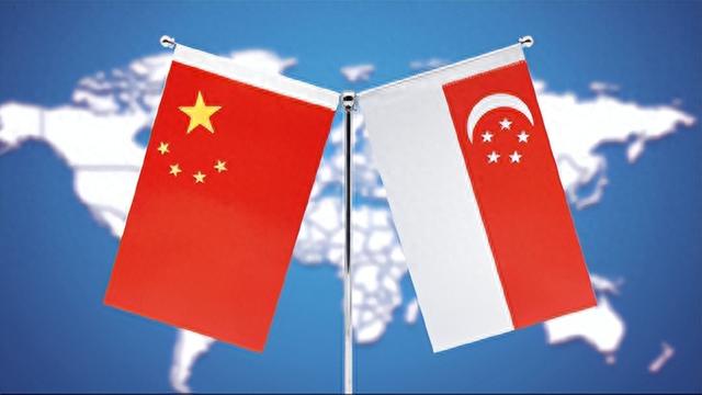 明明有70%的华人，新加坡为何不仅不亲近中国，反而反华呢？