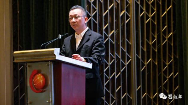 中国驻新加坡使馆与新加坡中华总商联合，《李光耀与中国改革开放》纪录片首映成功举办