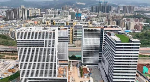 新加坡深圳已领先，上海猛推工业上楼，已开工700万平方米，能后来居上吗