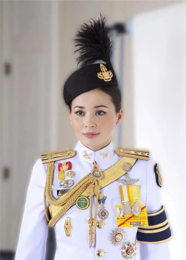 泰国国王的新贵妃图片