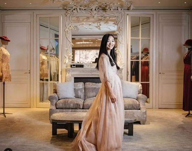 新加坡籍巨星李连杰女儿近照曝光，入读哈佛参加世界顶级名媛舞会